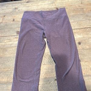 Nearly new comfy vuori yoga style pants with a back zipper